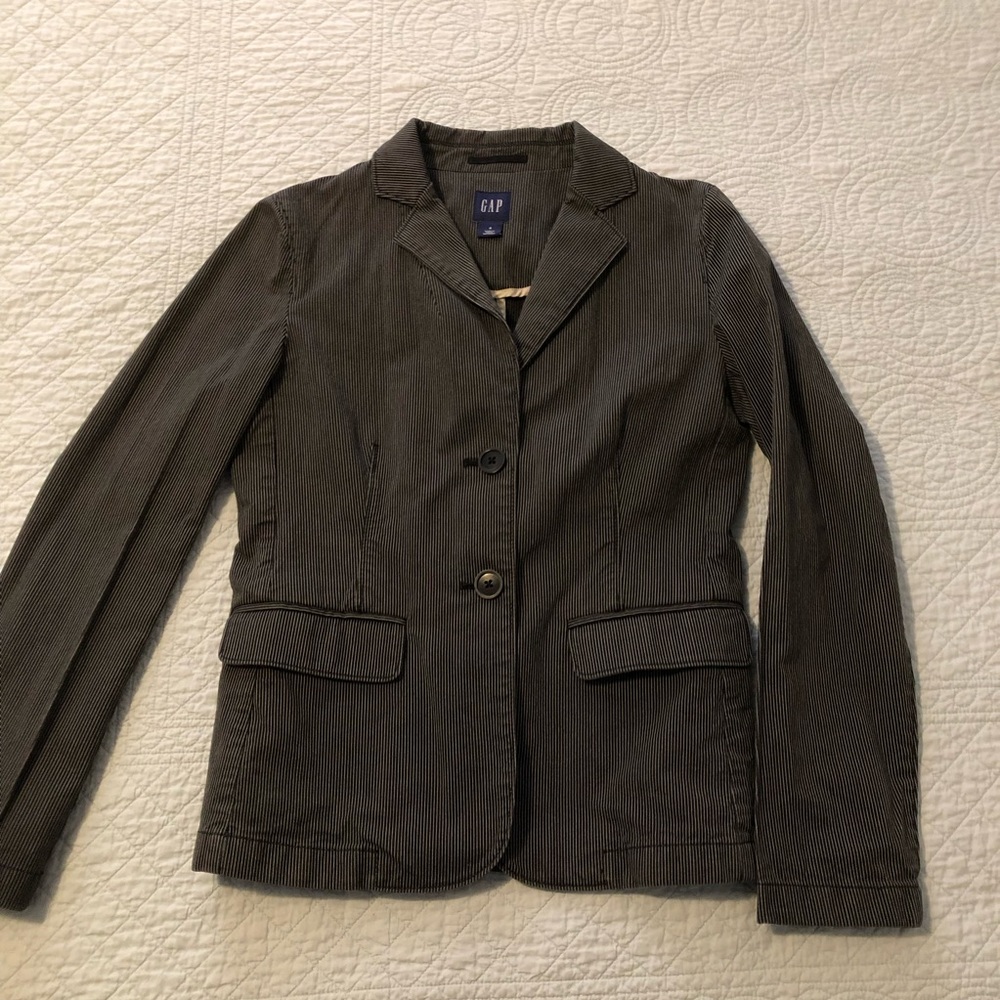 Vintage Gap pinstriped blazer. Size 4.